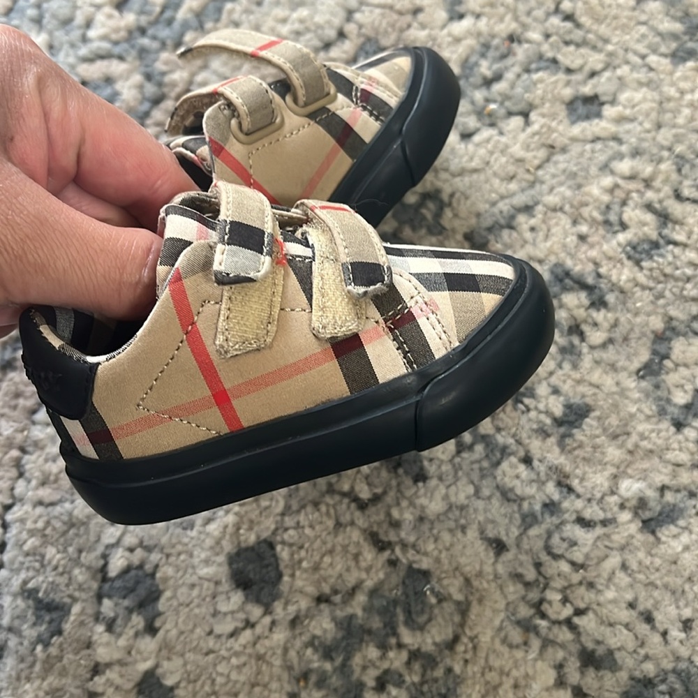 Burberry shoes
